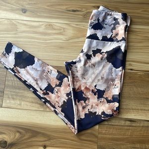 High waisted, full length floral blue Onzie leggings- size S